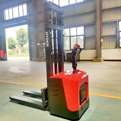 Lifting Height 3000mm--5500mm Stacker with 24V 210ah Battery and 2110X850X2070MM Size